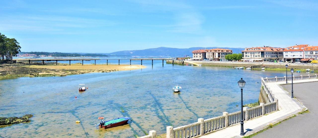 Piso De Playa Con Terraza En El Centro De Vilanova Villanueva De Arosa Bagian luar foto